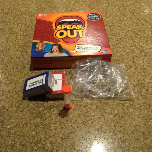 Hasbro Speak Out Game - Picture 1 of 5